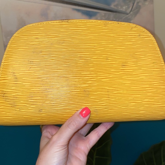 DOWN FROM $350!🎉Louis Vuitton Epi Yellow Clutch or Taco Cosmetic Case - Picture 3 of 5